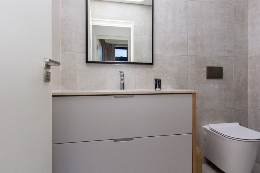 2 Bedroom Property for Sale in Sea Point Western Cape